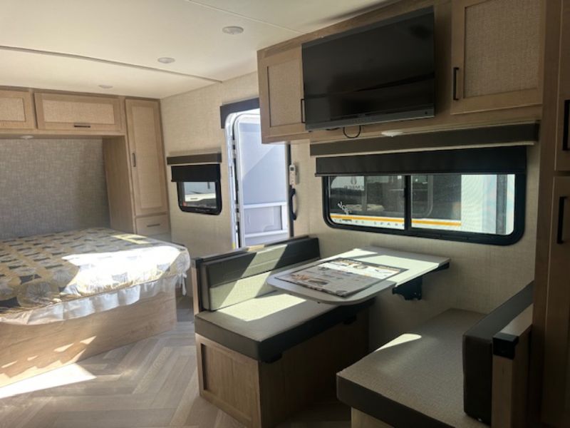 2026 Ember RV E-Series 22MLQ - Image 9