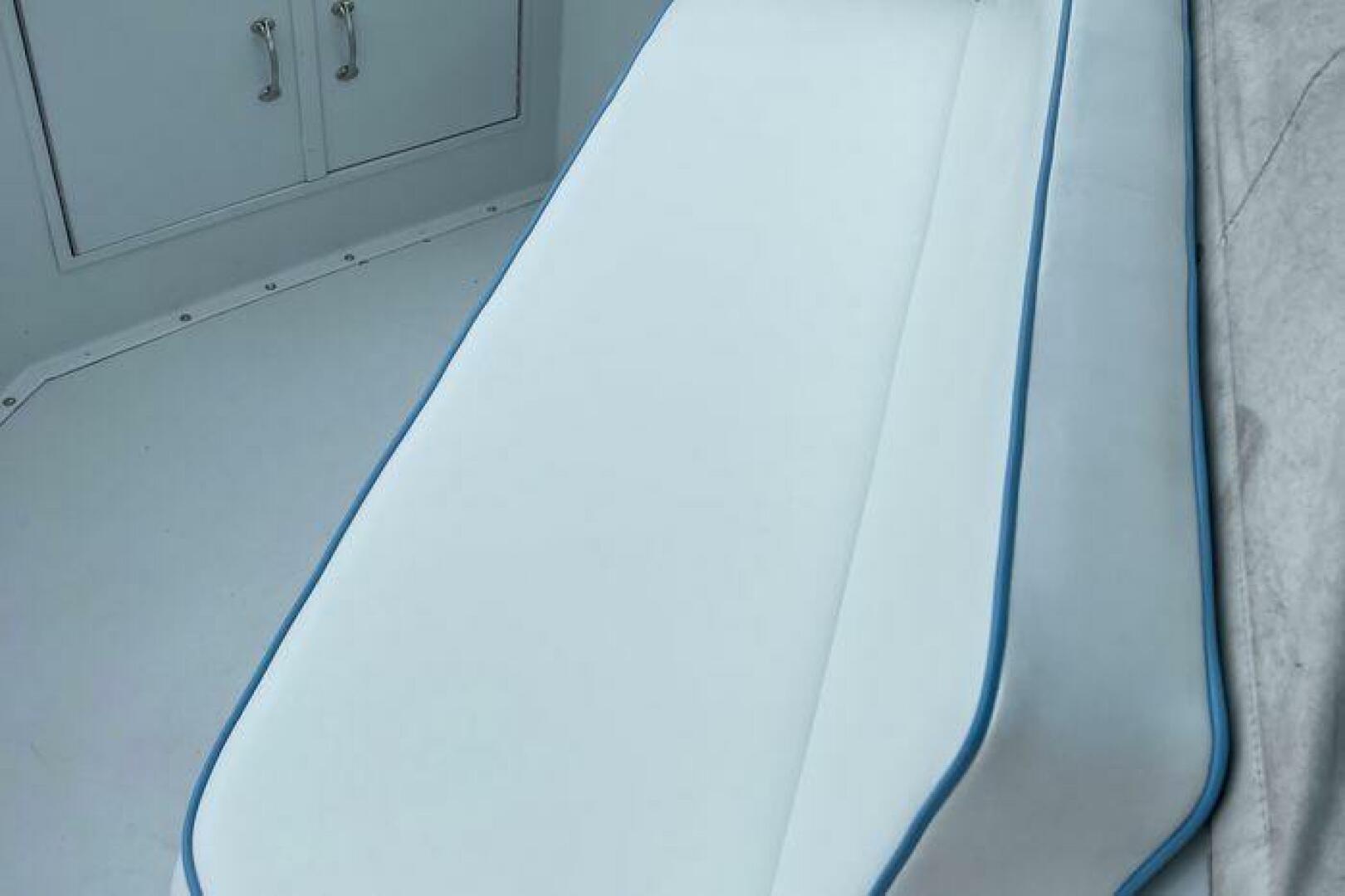 1990 Hatteras 45 Convertible - Image 21