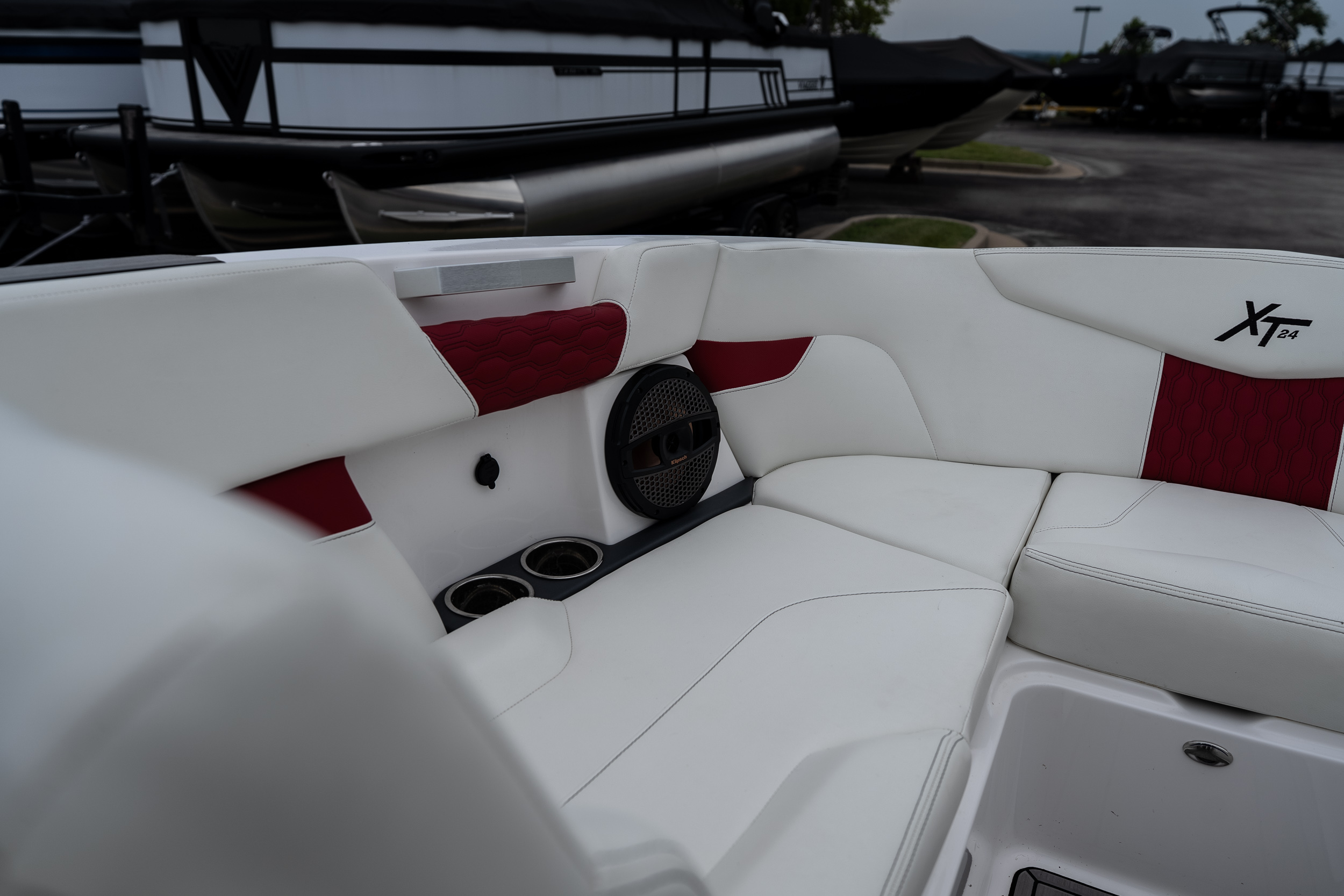 2023 MasterCraft XT24 - Image 20