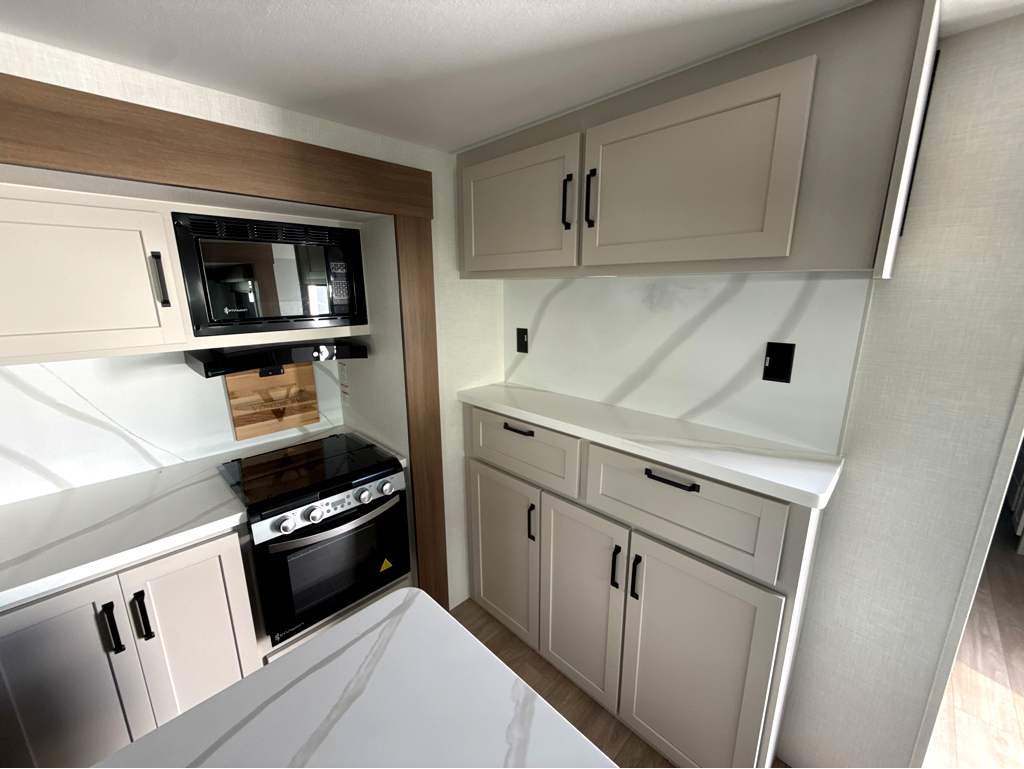2027 VENTURE RV SPORTTREK 343VIB - Image 7