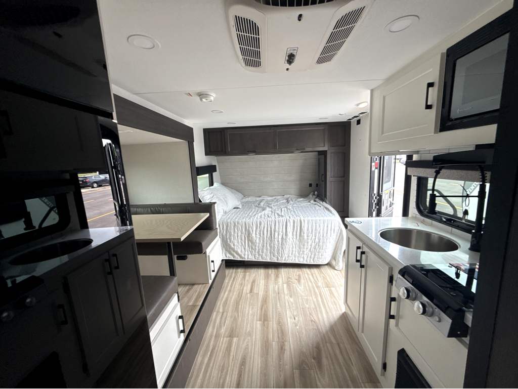 2026 VENTURE RV SPORTTREK STINGER 161VUD - Image 24