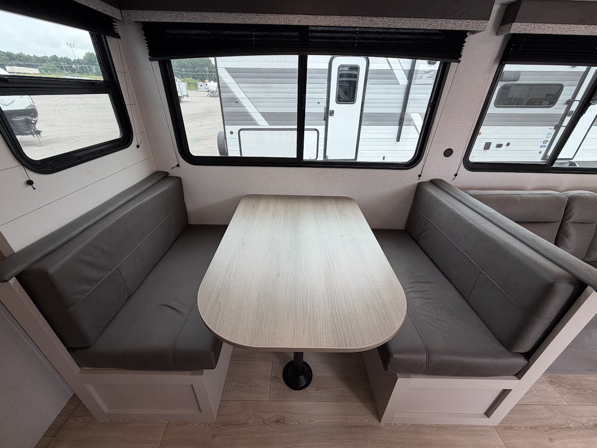2027 Jayco Jay Flight SLX 261BHS - Image 24