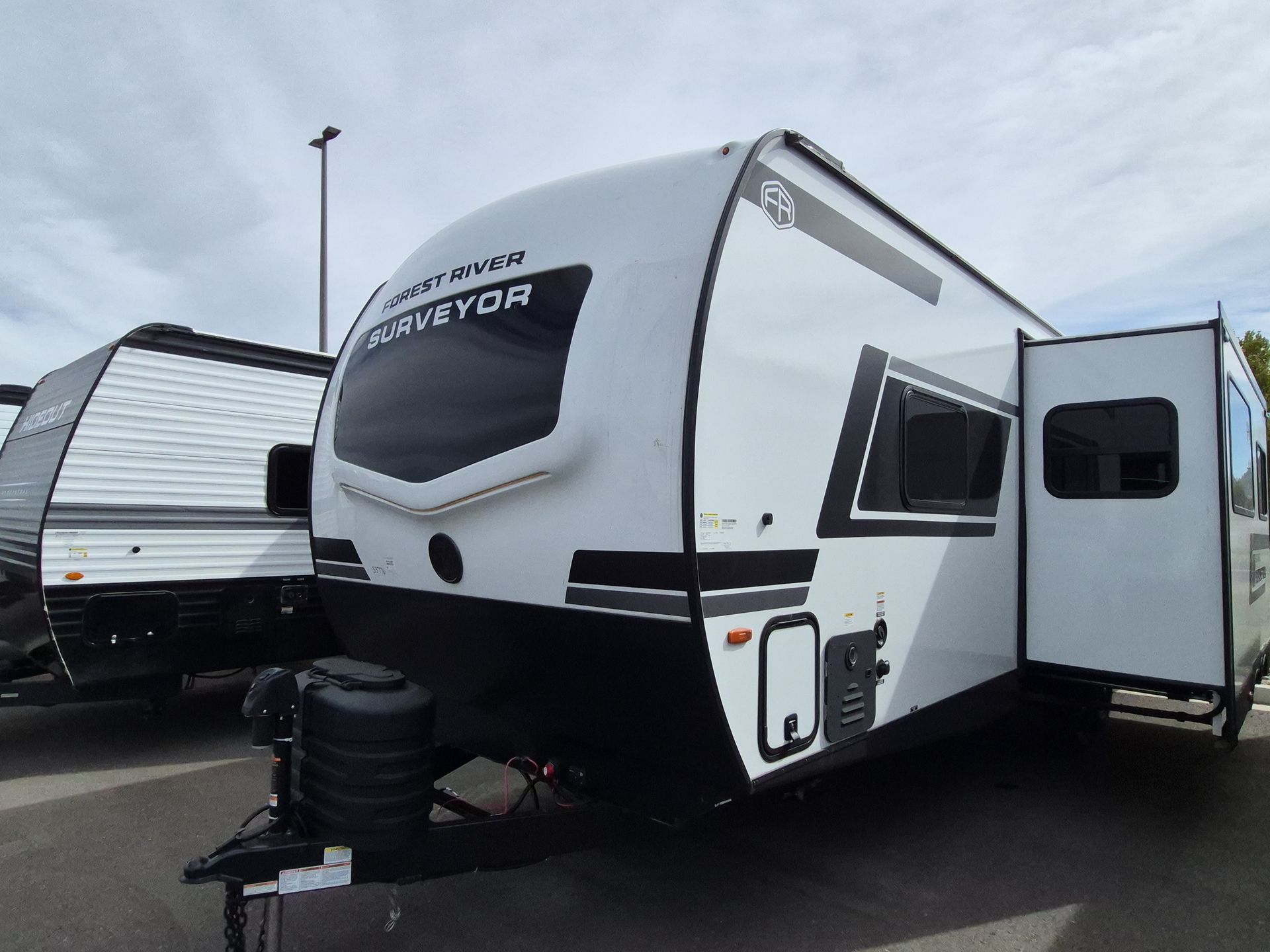 2027 Forest River Grand Surveyor 267RBSS - Image 3