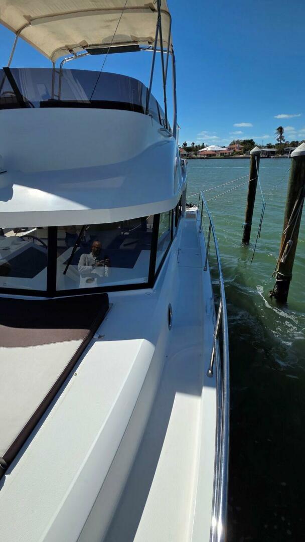 2019 Beneteau Swift Trawler 35 - Image 13
