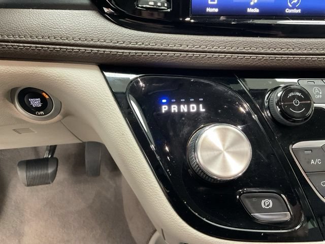 2021 Chrysler Pacifica Wagon 4D Touring - Image 24
