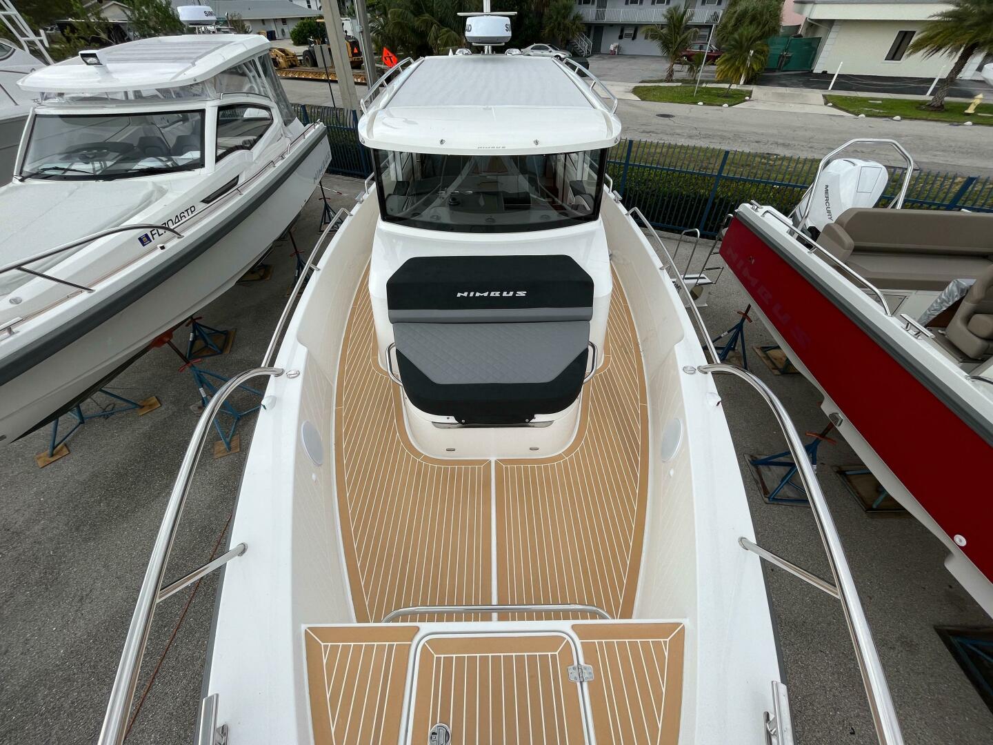 2001 Cruisers Yachts 3470 - Image 3