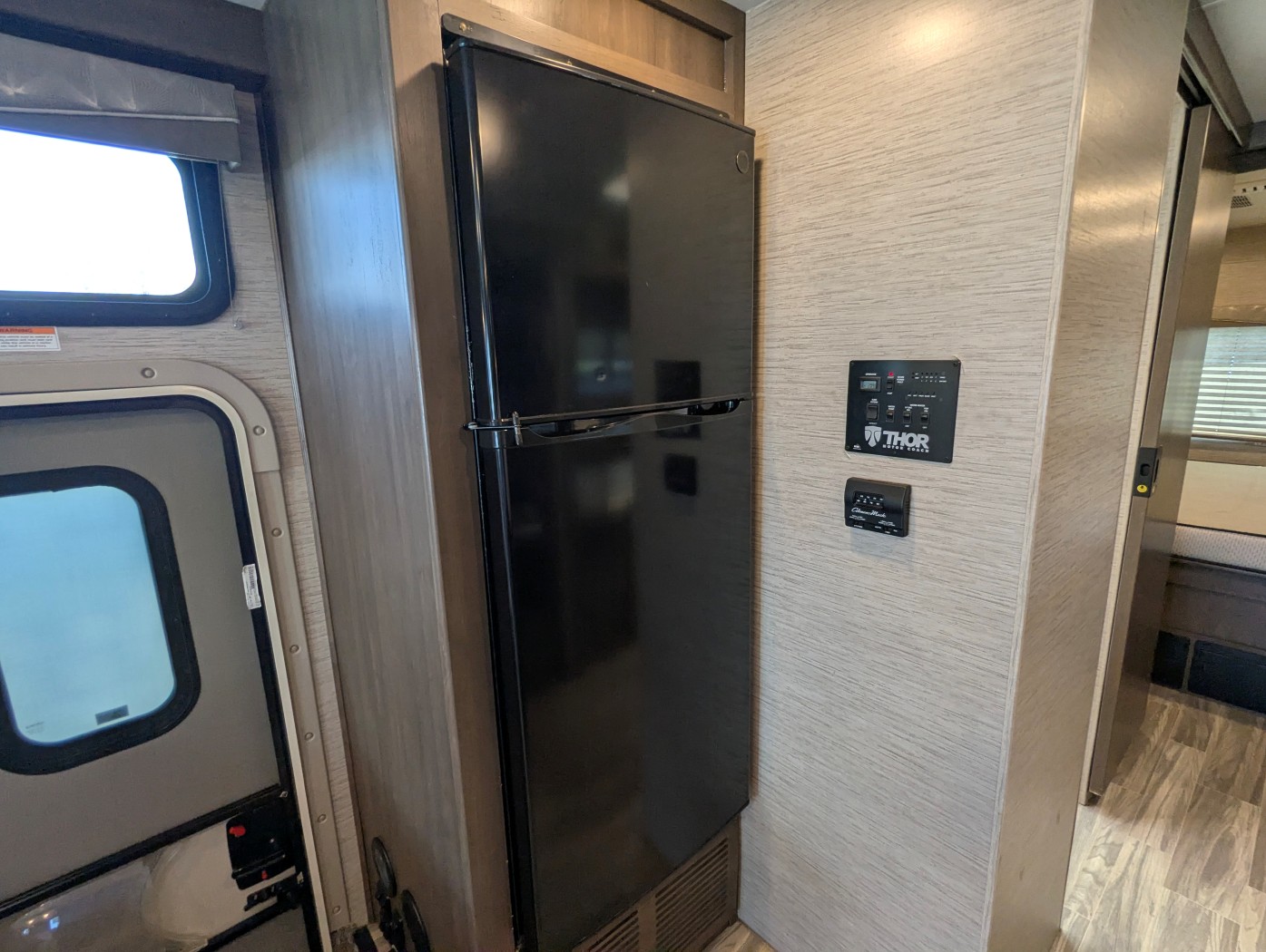 2022 Thor Motor Coach A.C.E. 32.3 - Image 20
