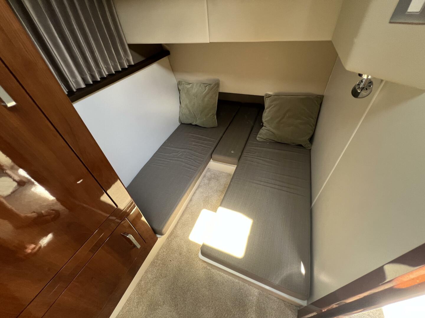 2016 Carver C34 Command Bridge - Image 23