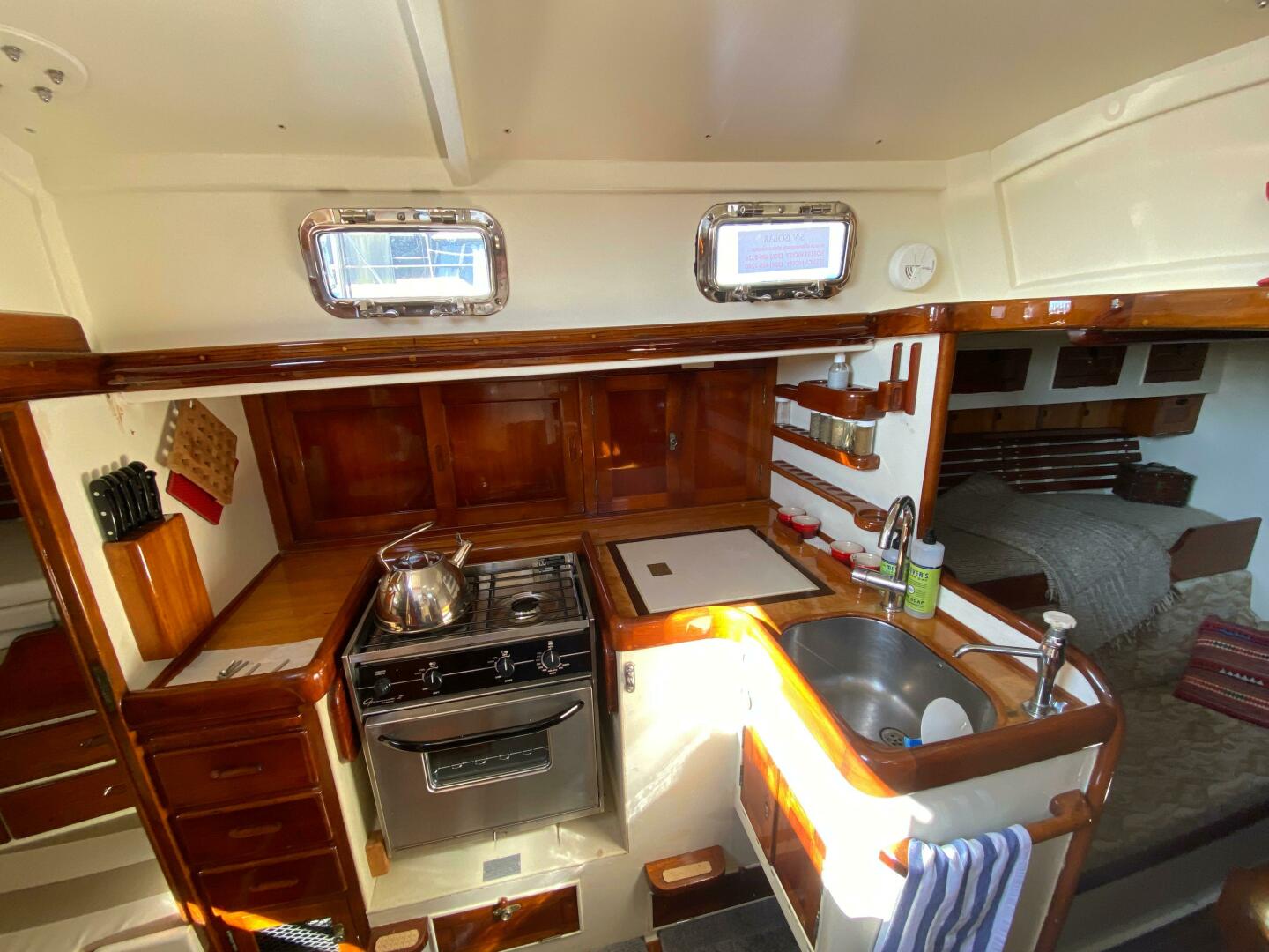 2008 Boston Whaler 320 Outrage - Image 20