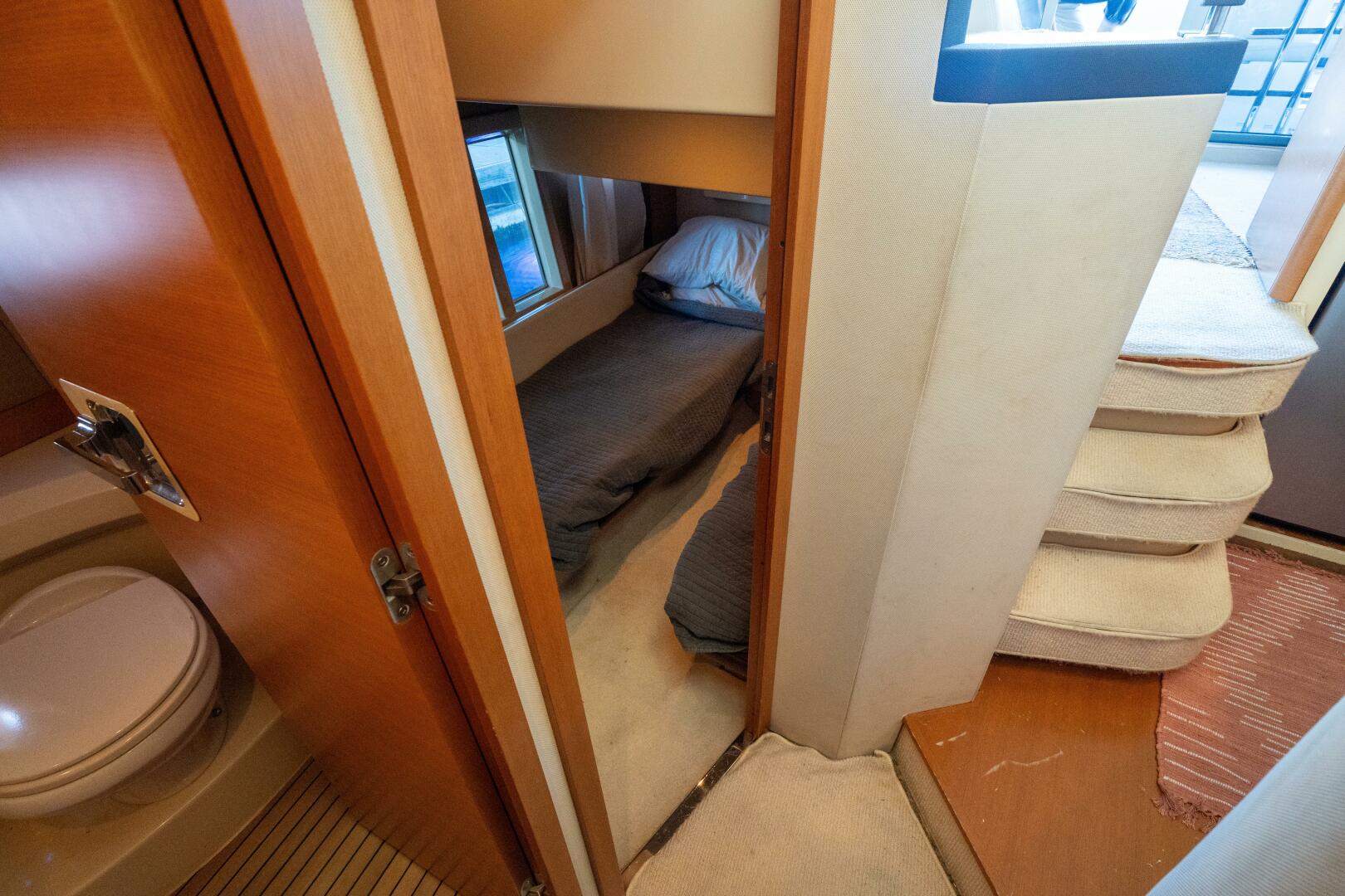 2013 Azimut 40 Flybridge - Image 21