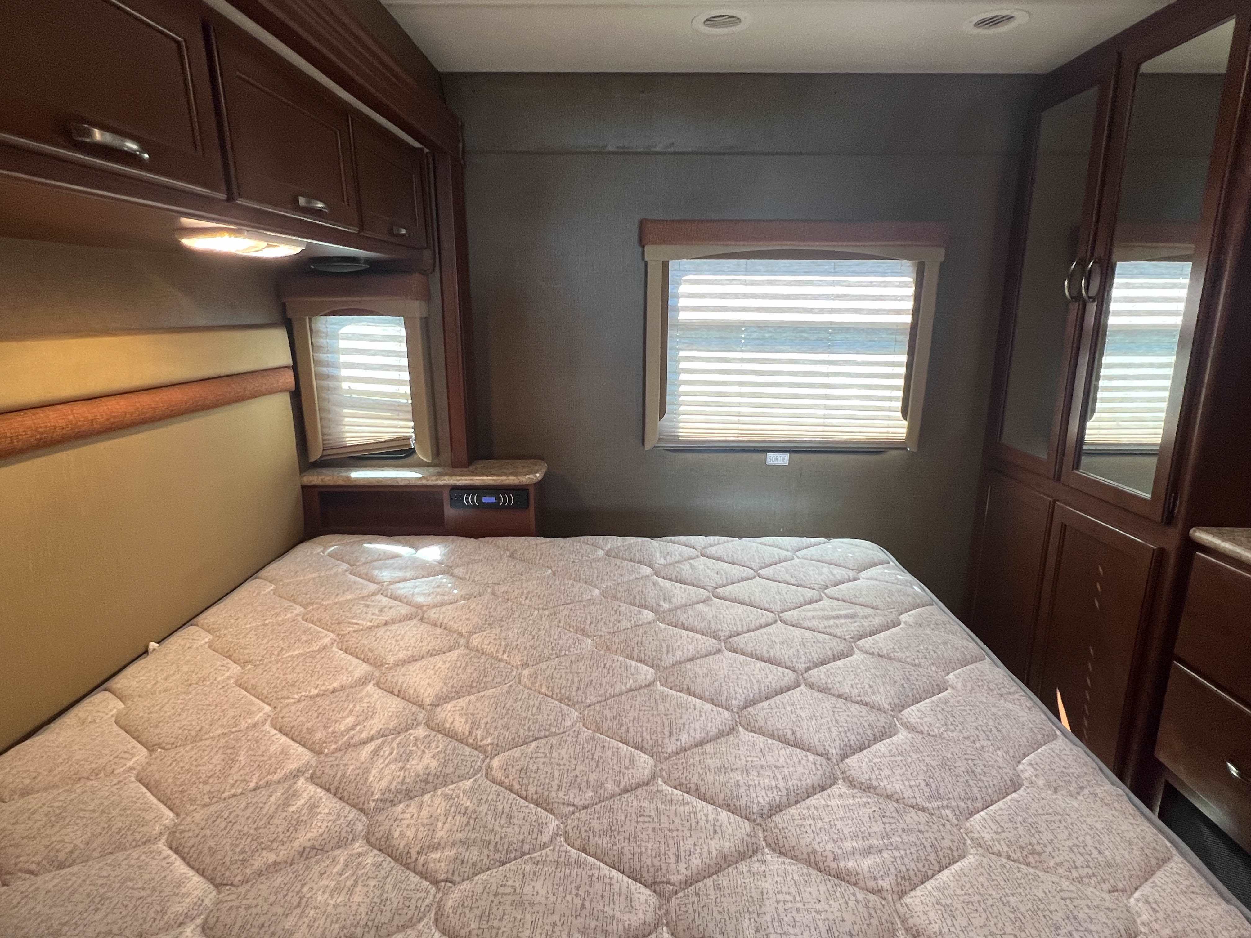 2015 Thor Motor Coach ACE 27.1 - Image 24