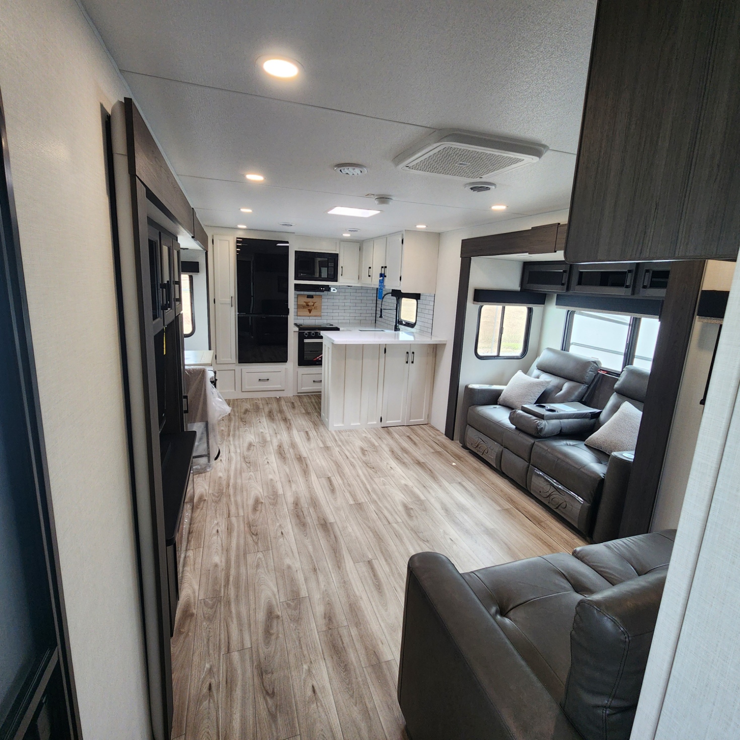 2026 VENTURE RV SPORTTREK 336VRK - Image 1