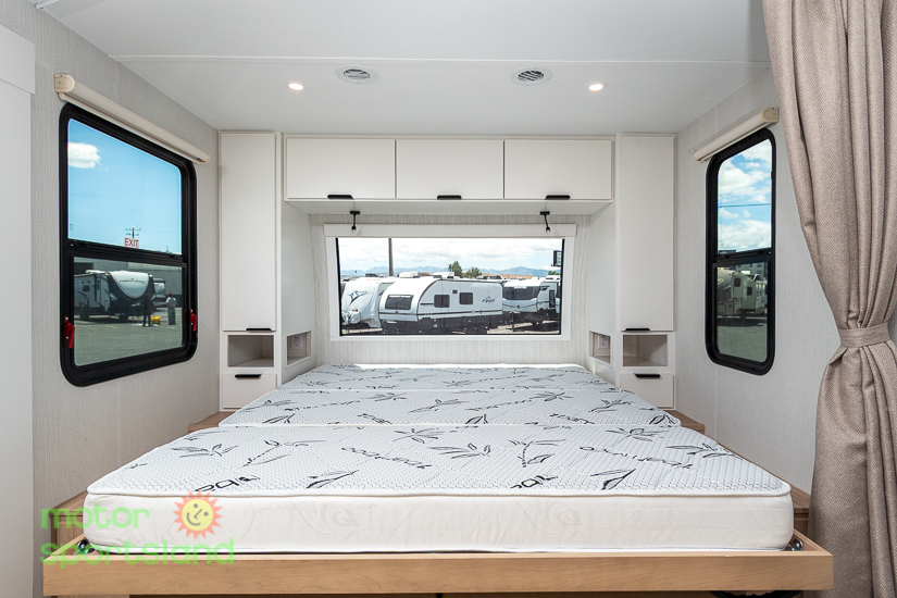 2026 Winnebago Thrive 22MBH - Image 5