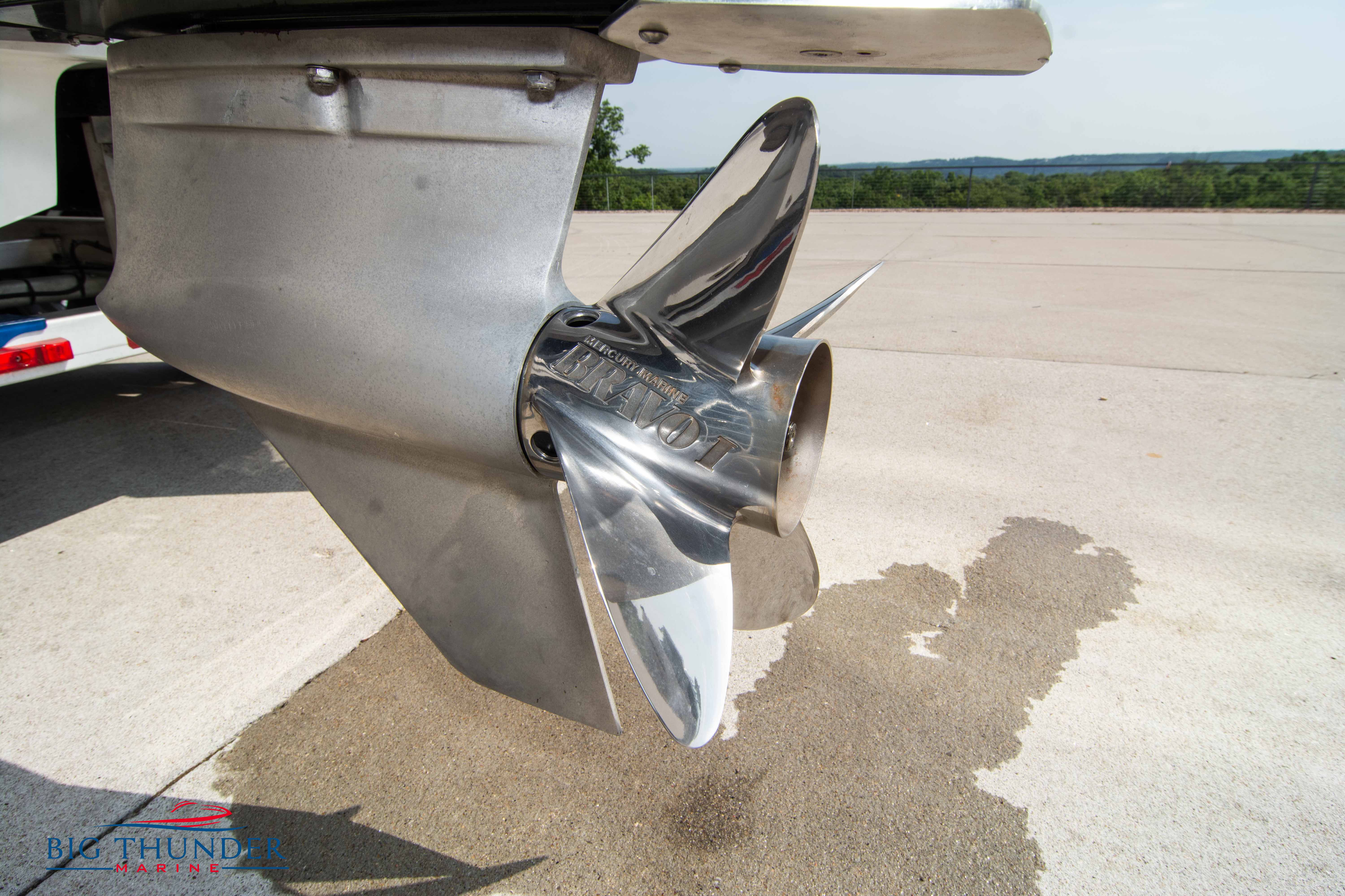 2019 Spectre Screaming Eagle 22 Talon - Image 16
