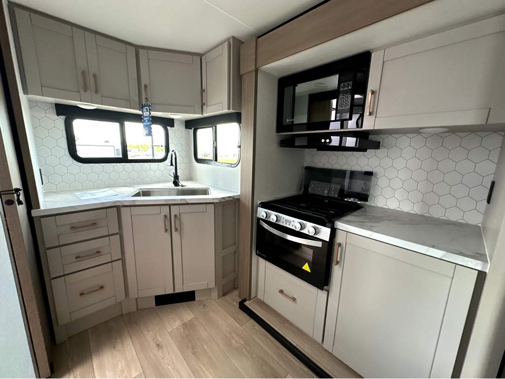 2027 JAYCO JAY FEATHER 21MML - Image 17