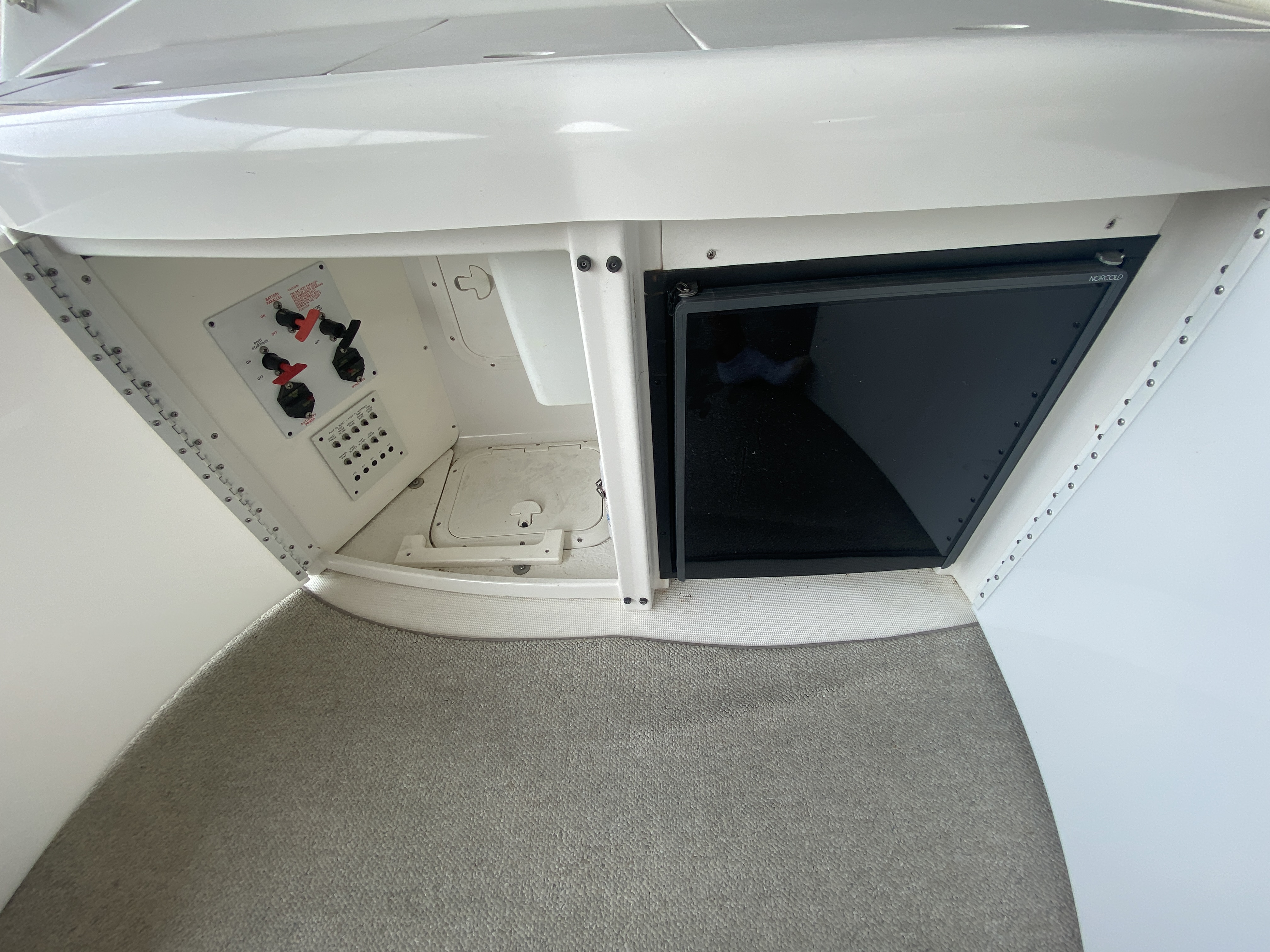 2001 Formula 370 Super Sport - Image 6
