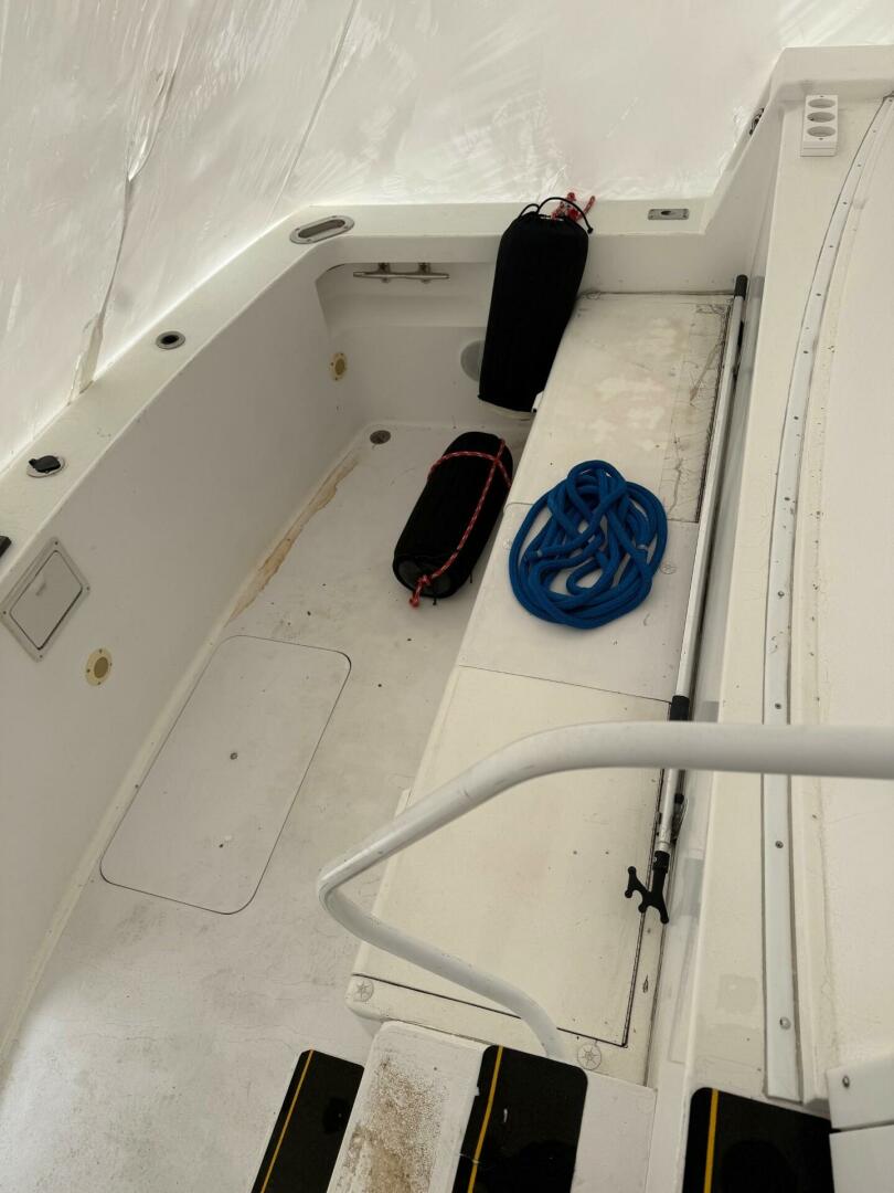1998 Viking Motor Yacht - Image 14