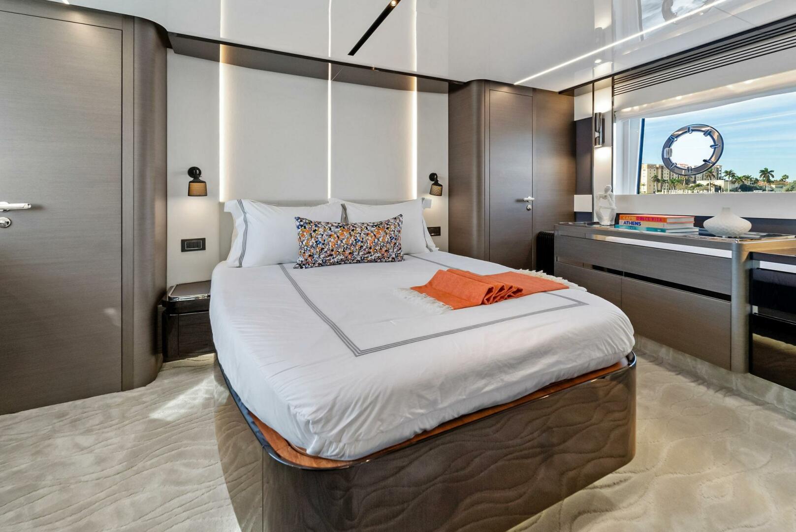 2022 Azimut S8 - Image 29