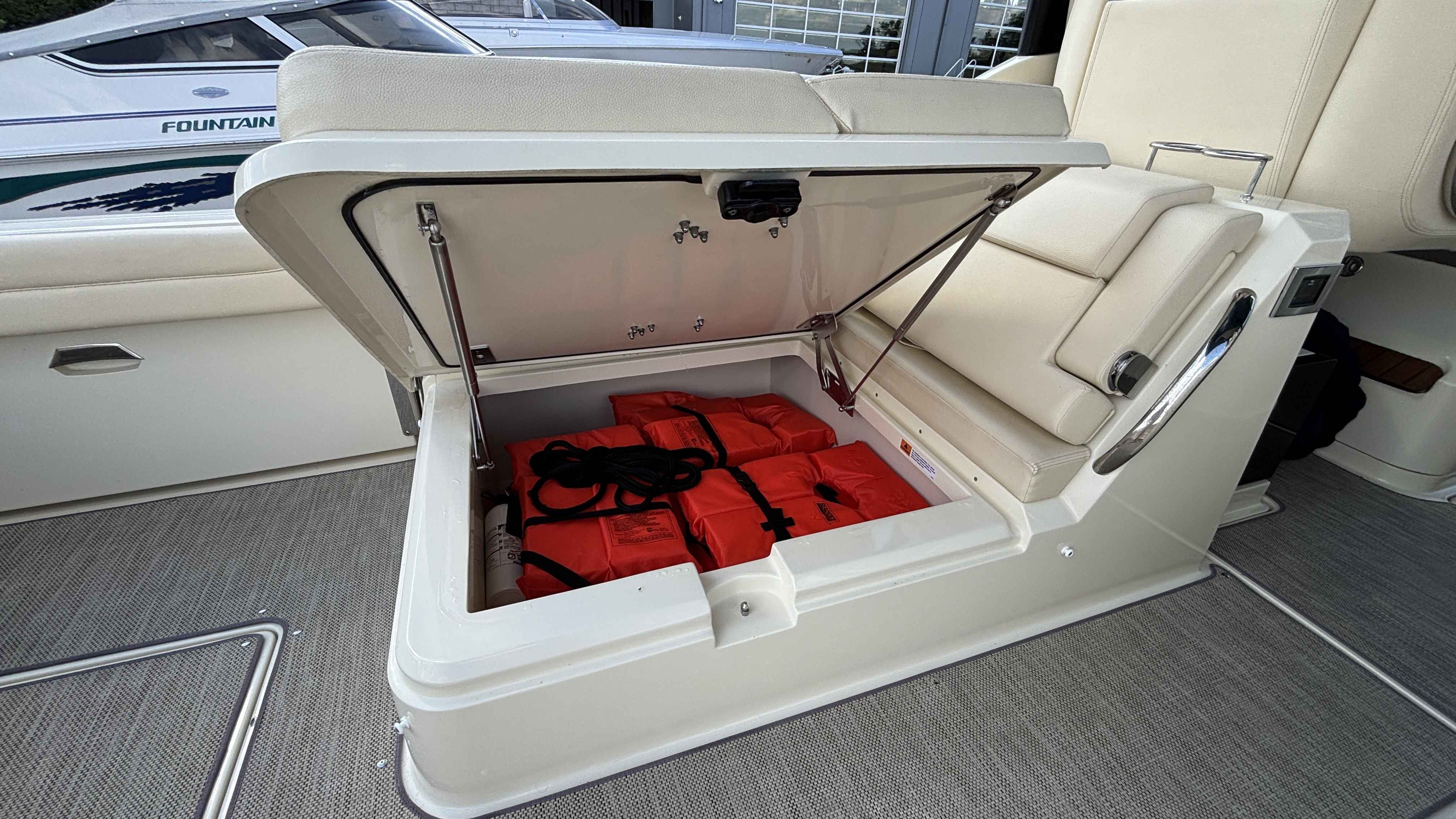 2021 Chris Craft 35 Calypso - Image 26