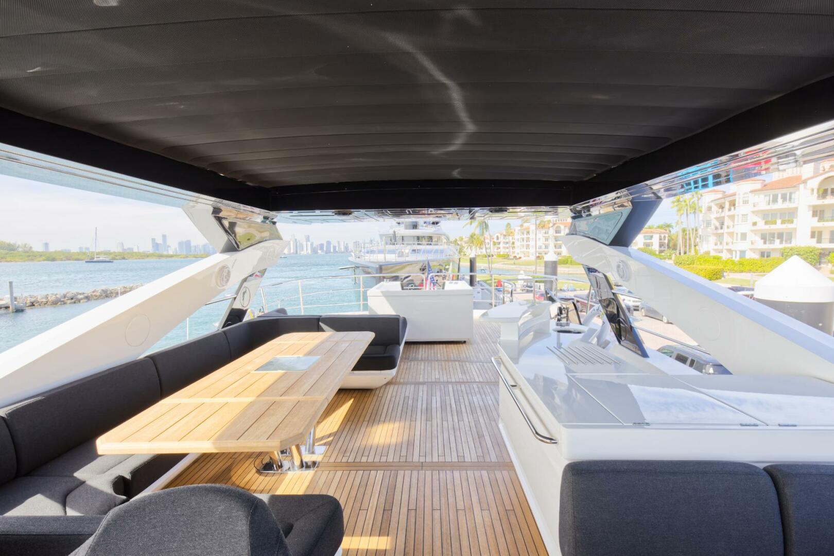 2018 Sunseeker 86 Yacht - Image 14