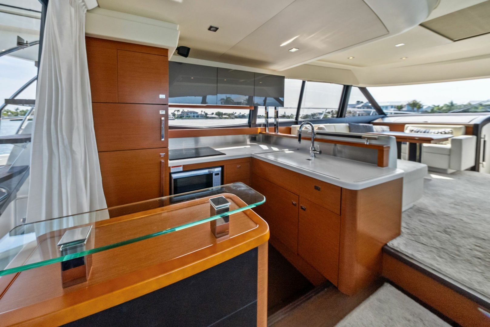 2015 Prestige 550 Base - Image 25