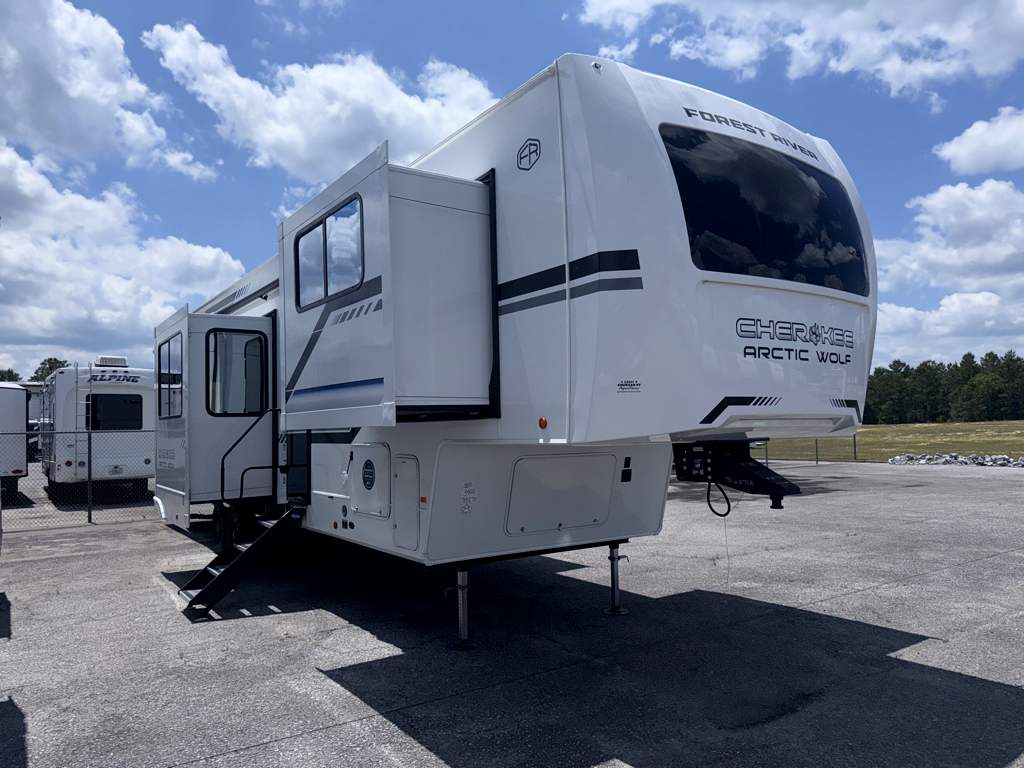 2026 FOREST RIVER ARCTIC WOLF 3950 SUITE - Image 1