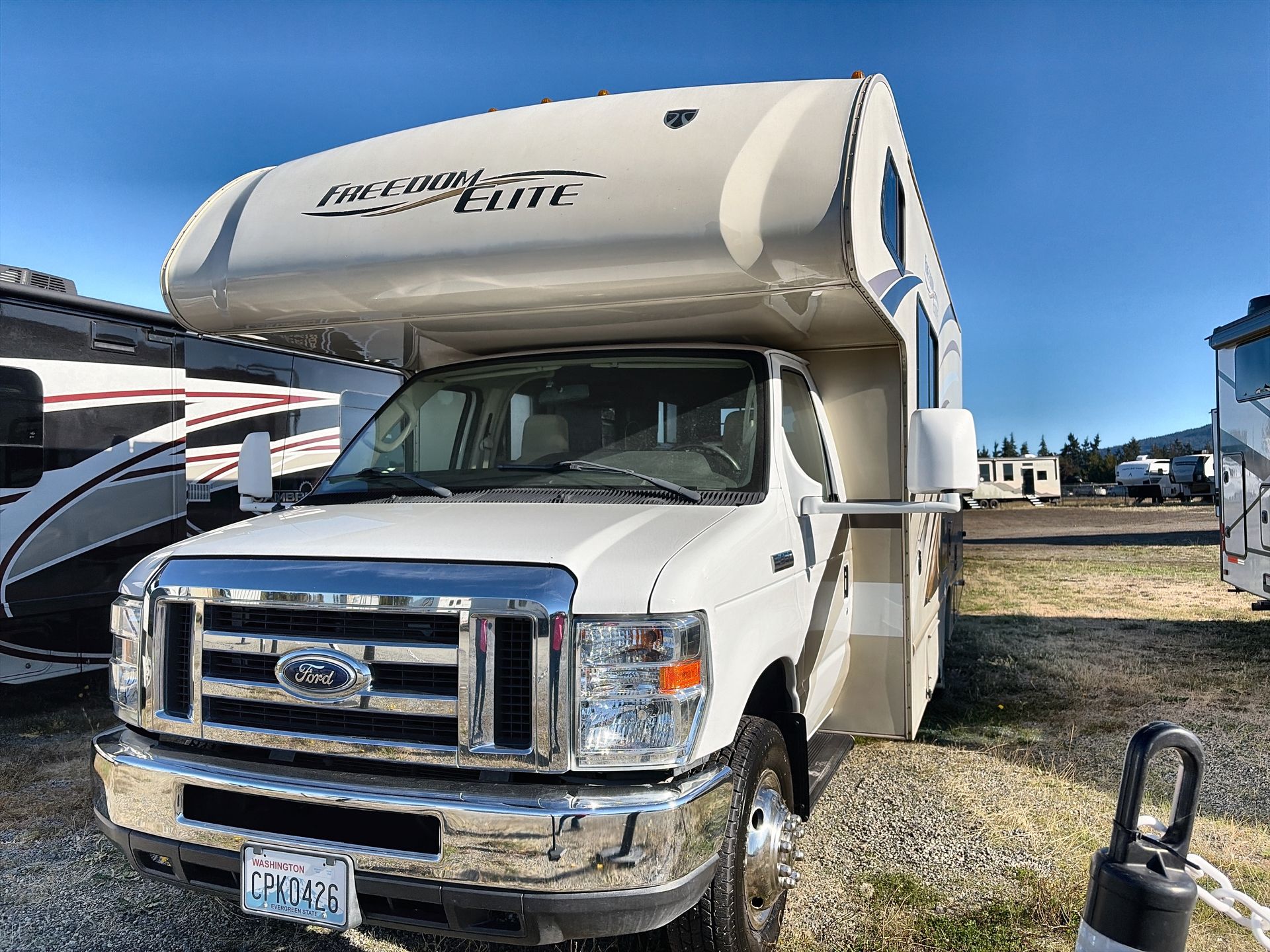 2016 Thor Motor Coach Freedom Elite 23H - Image 3
