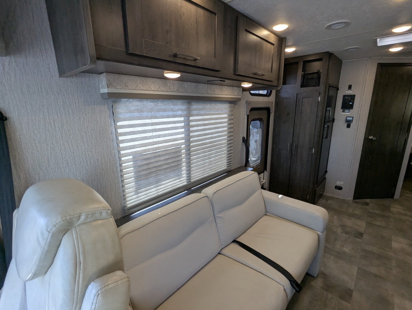 2023 Coachmen Pursuit 31BH - Image 13
