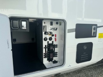 2027 JAYCO PINNACLE 32RLTS - Image 6