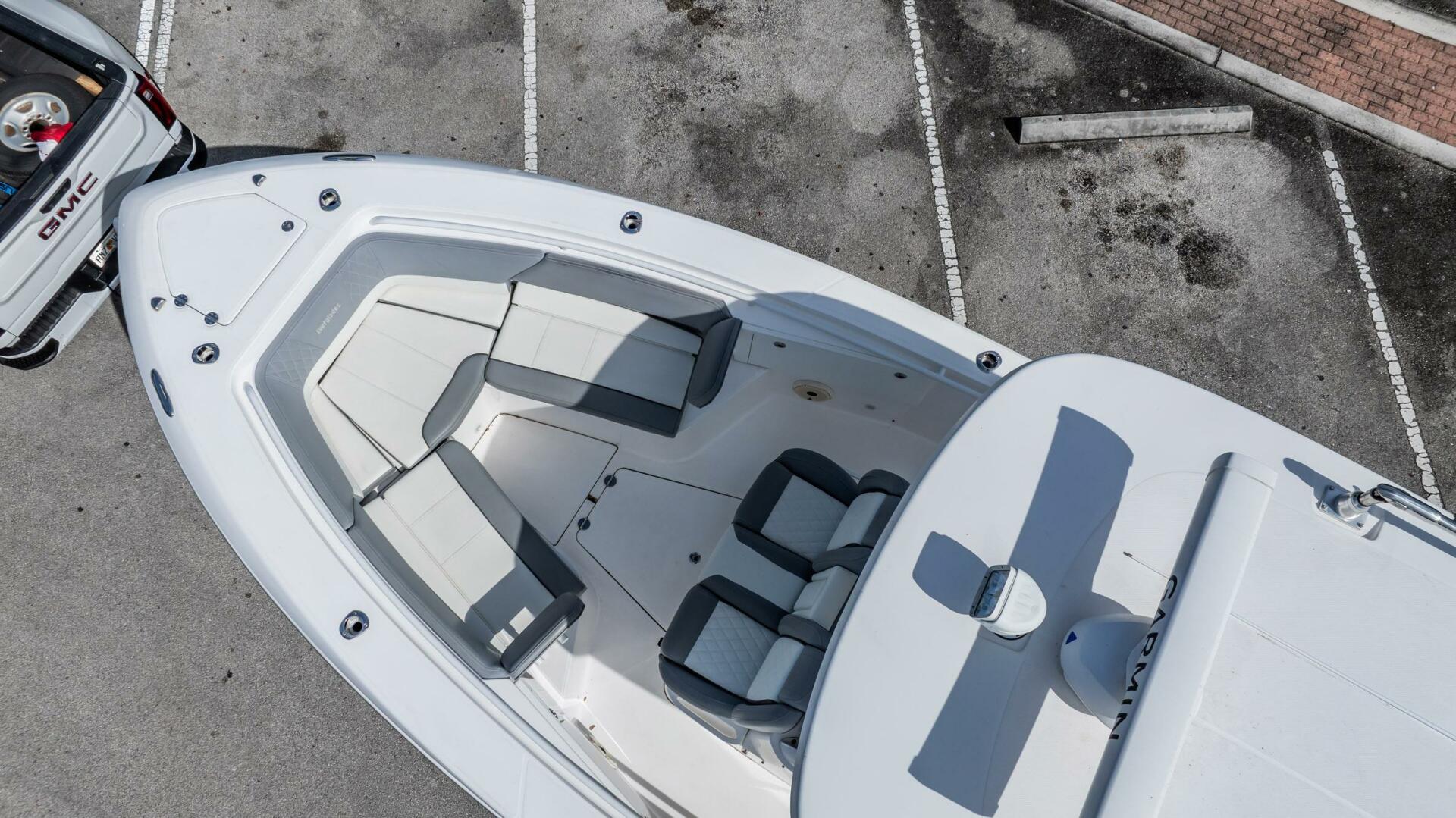 2021 Everglades 335 Center Console - Image 9