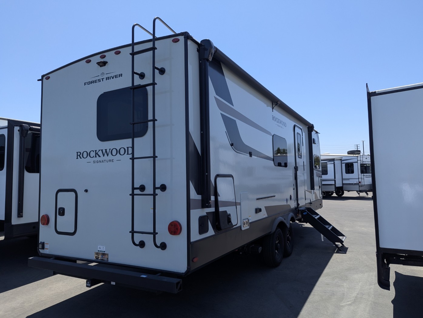 2026 Forest River Rockwood Signature 8263MBR - Image 5