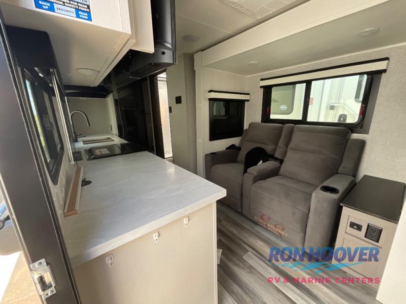 2023 JAYCO JAYFLIGHT 240RBSW - Image 5