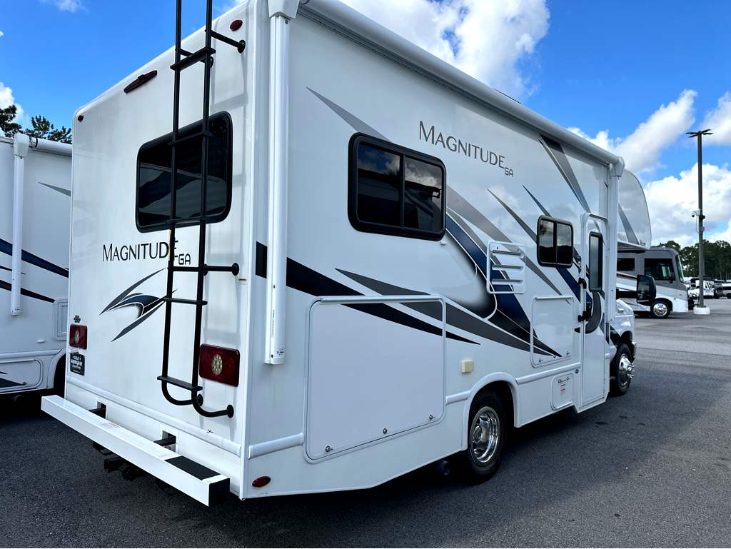 2023 THOR MOTOR COACH MAGNITUDE GA22 - Image 4