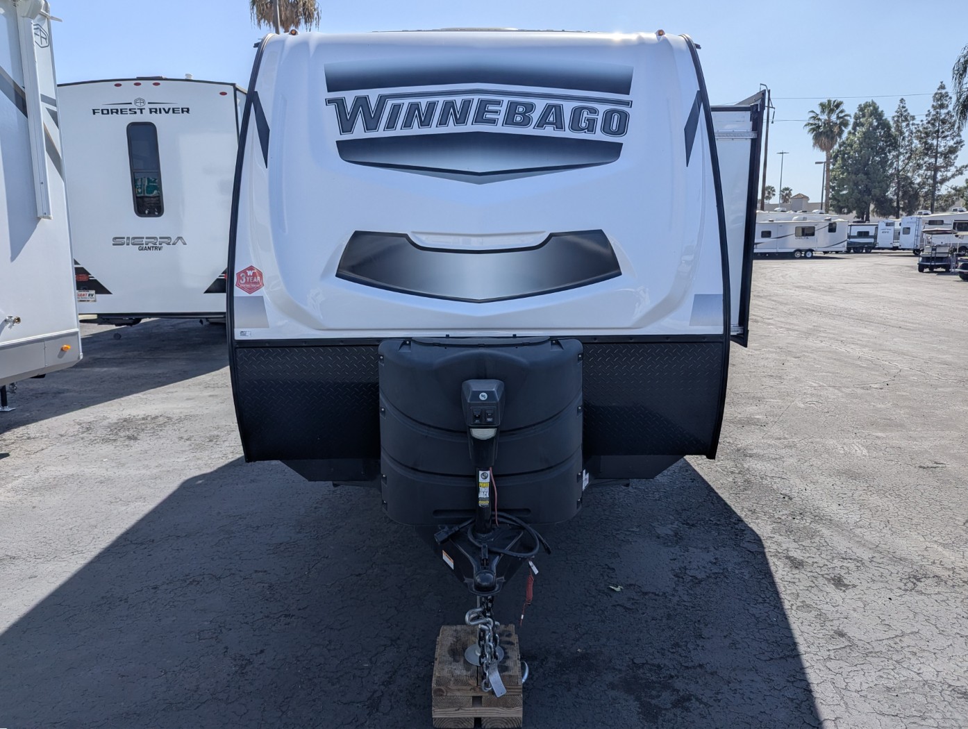 2021 Winnebago Micro Minnie 1808FBS - Image 3