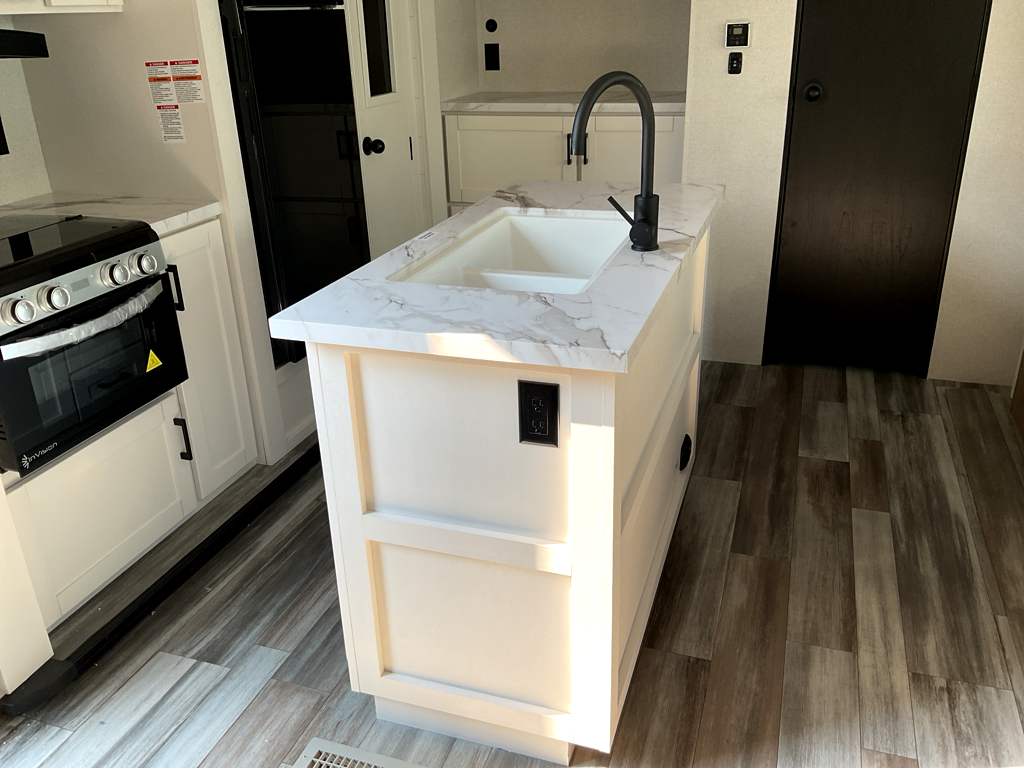 2026 JAYCO Jay Flight SLX 333 BTS  - Image 3