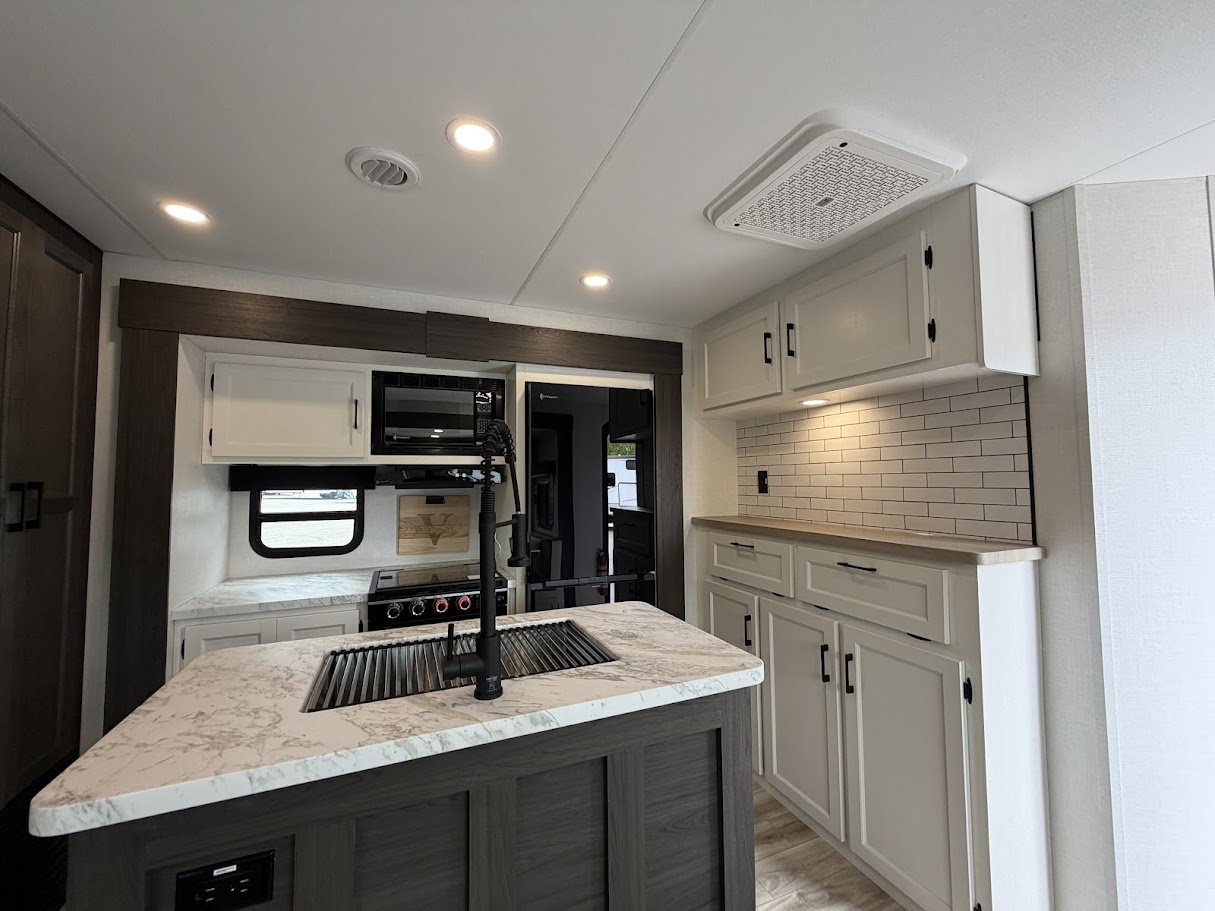 2026 VENTURE RV SPORTTREK 327VIK - Image 27