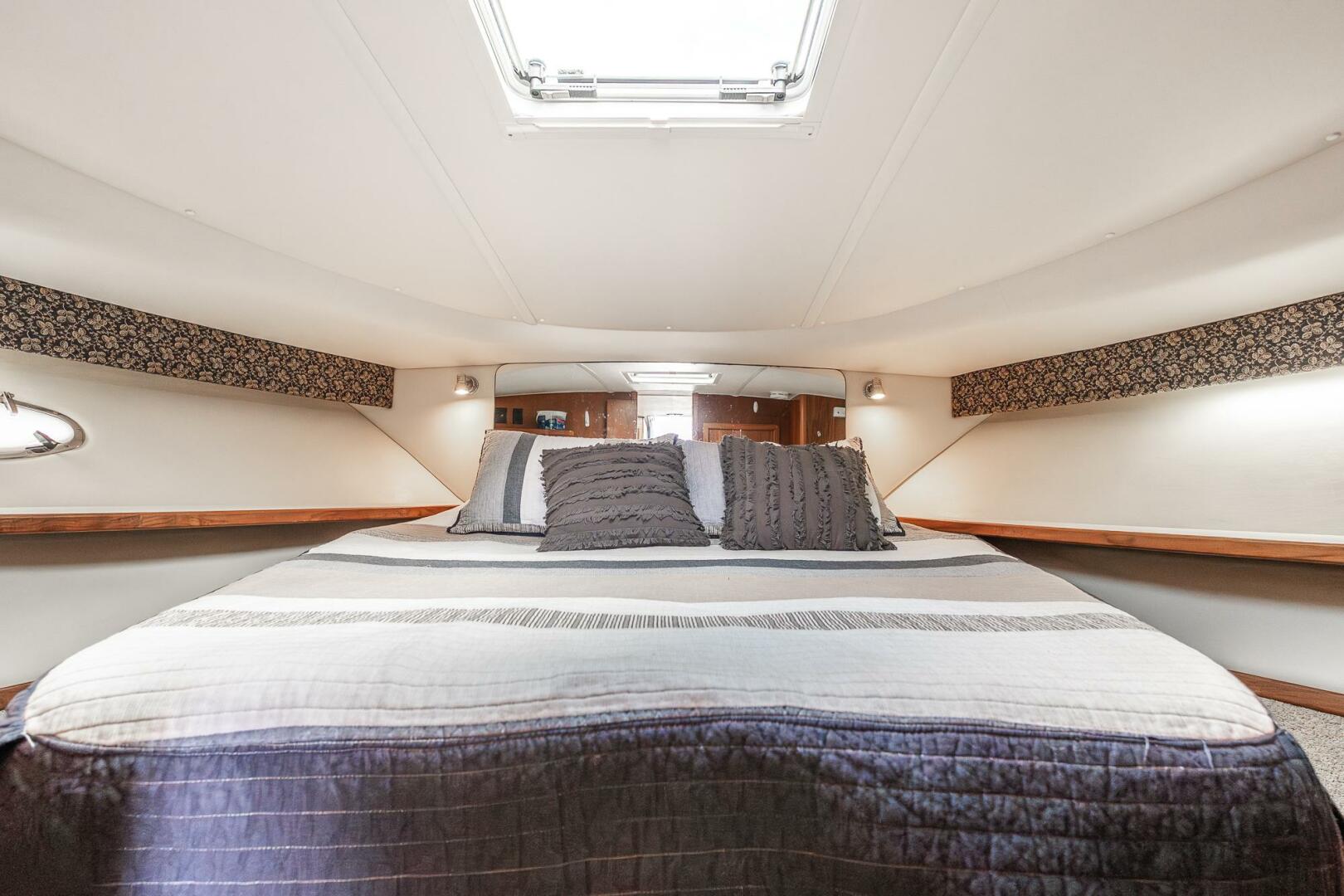 2002 Tiara Yachts 35 Open - Image 14