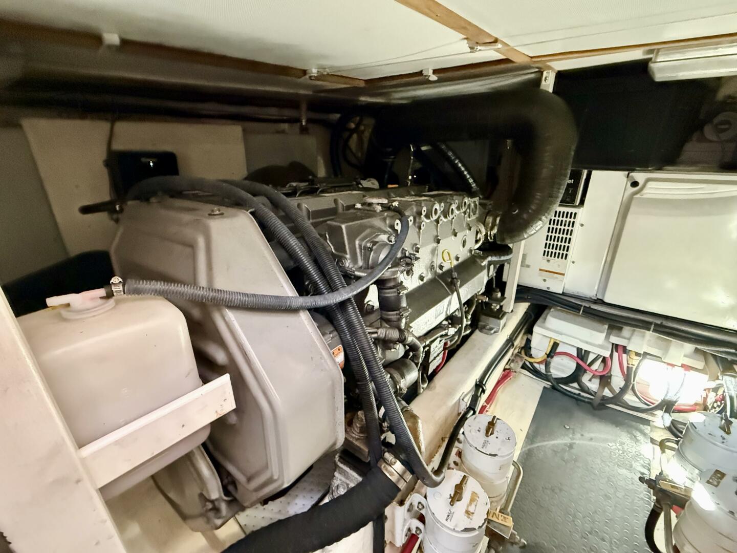 2006 Sabre 42 Sedan - Image 24