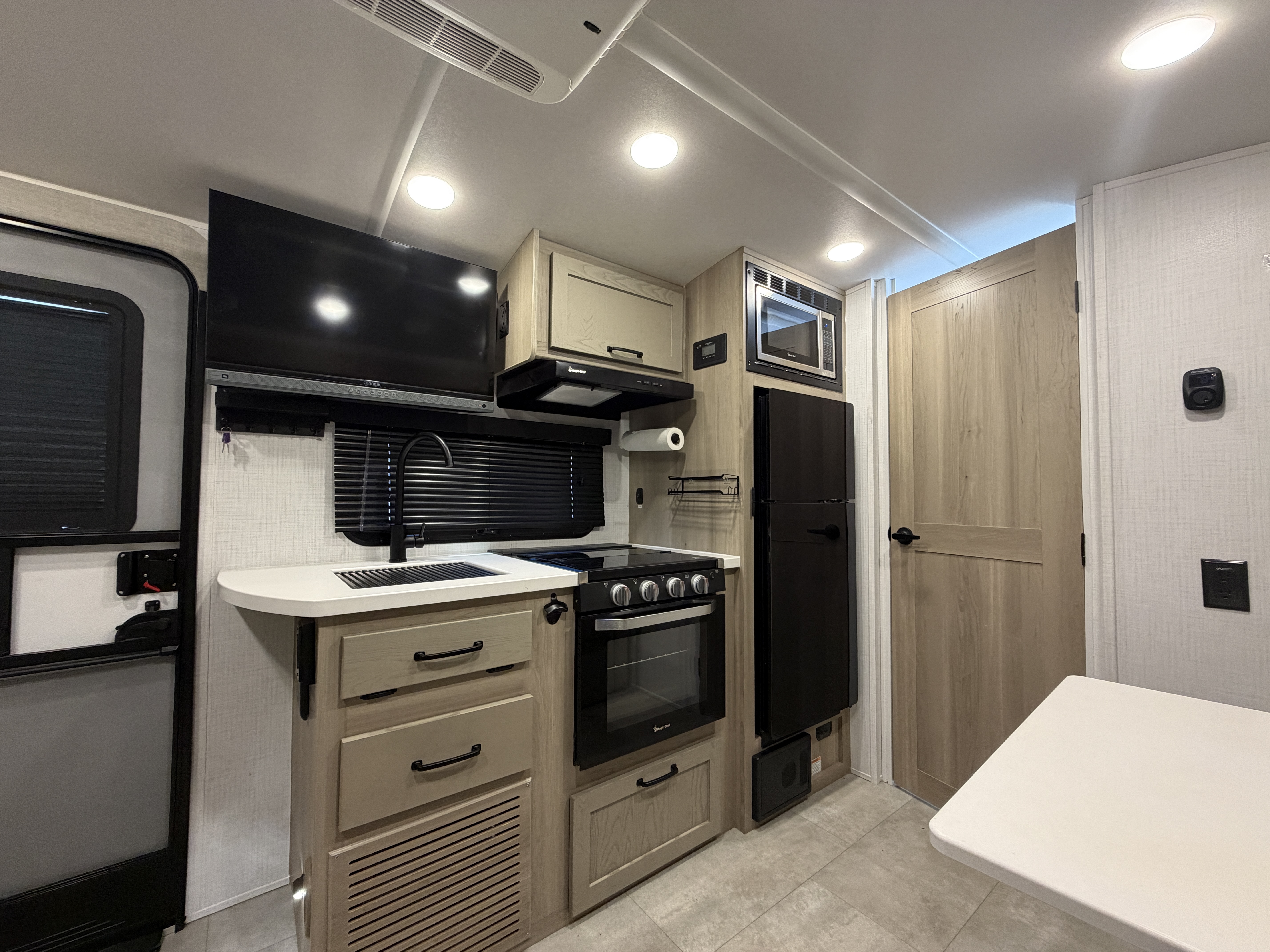 2025 Forest River Rockwood Geo Pro G20FBS - Image 12