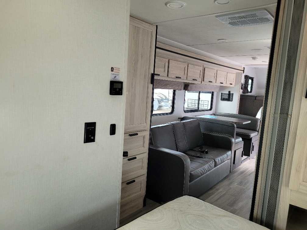 2024 Forest River Sunseeker LE 2550DSLE - Image 18