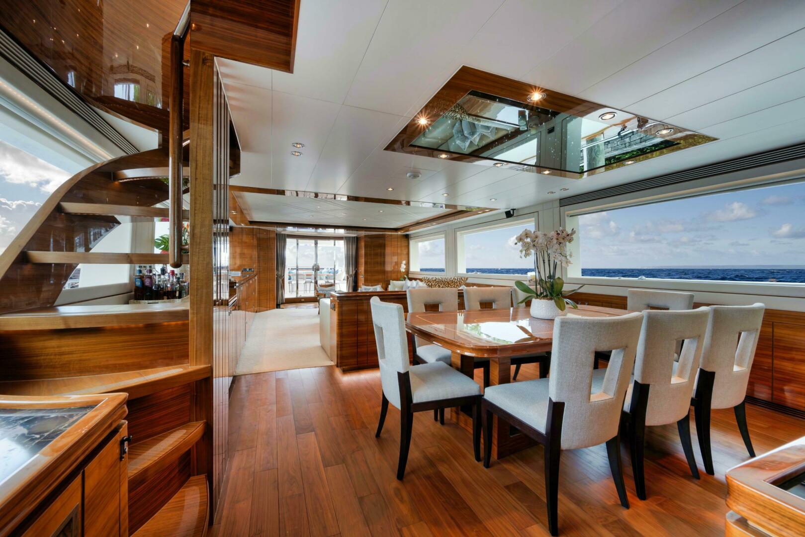 2012 Horizon P110 Tri-Deck - Image 9