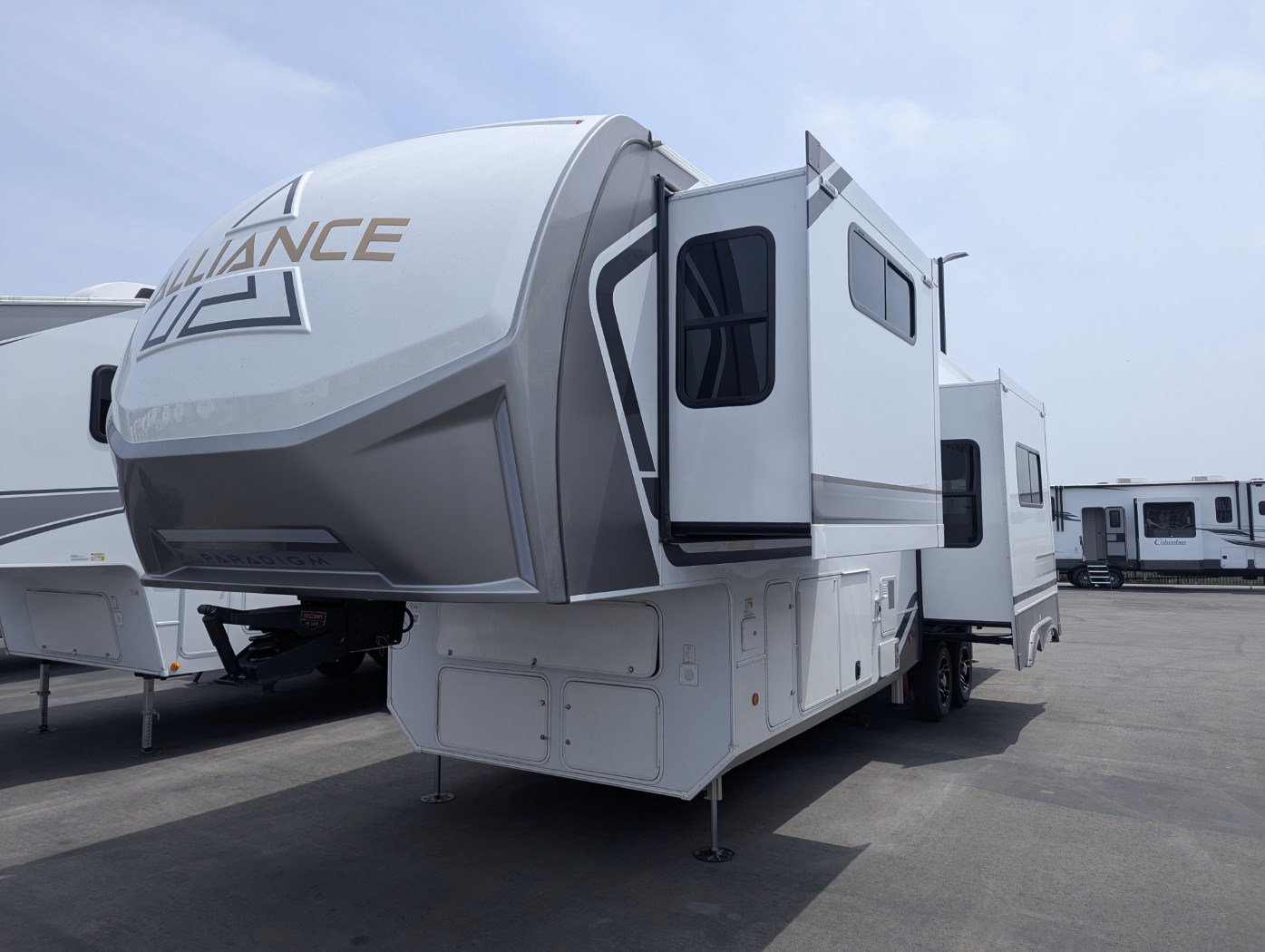 2026 Alliance RV Paradigm 312RK - Image 2