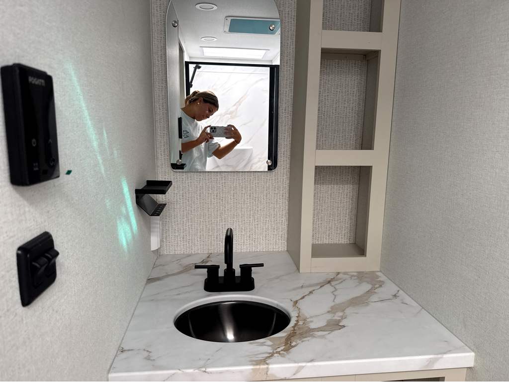 2027 GRAND DESIGN IMAGINE AIM 16MLA - Image 27