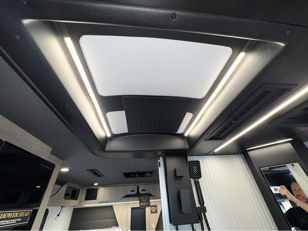 2026 Grand Design Lineage Series M 25TK - Image 31
