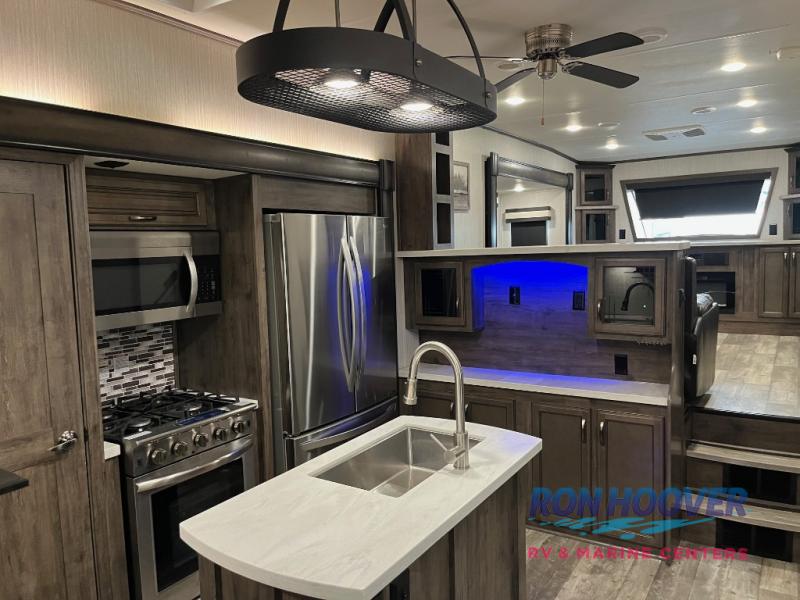 2021 FOREST RIVER 379FLOK - Image 20