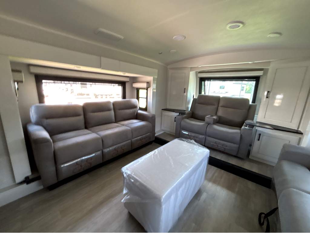 2026 JAYCO PINNACLE 39FLOK - Image 16