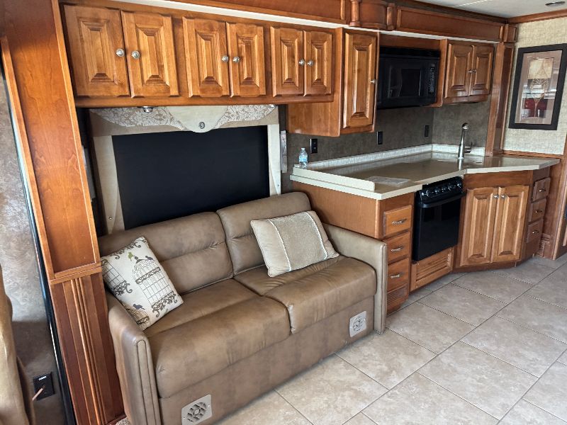 2015 Tiffin Allegro Red 38 QBA - Image 8