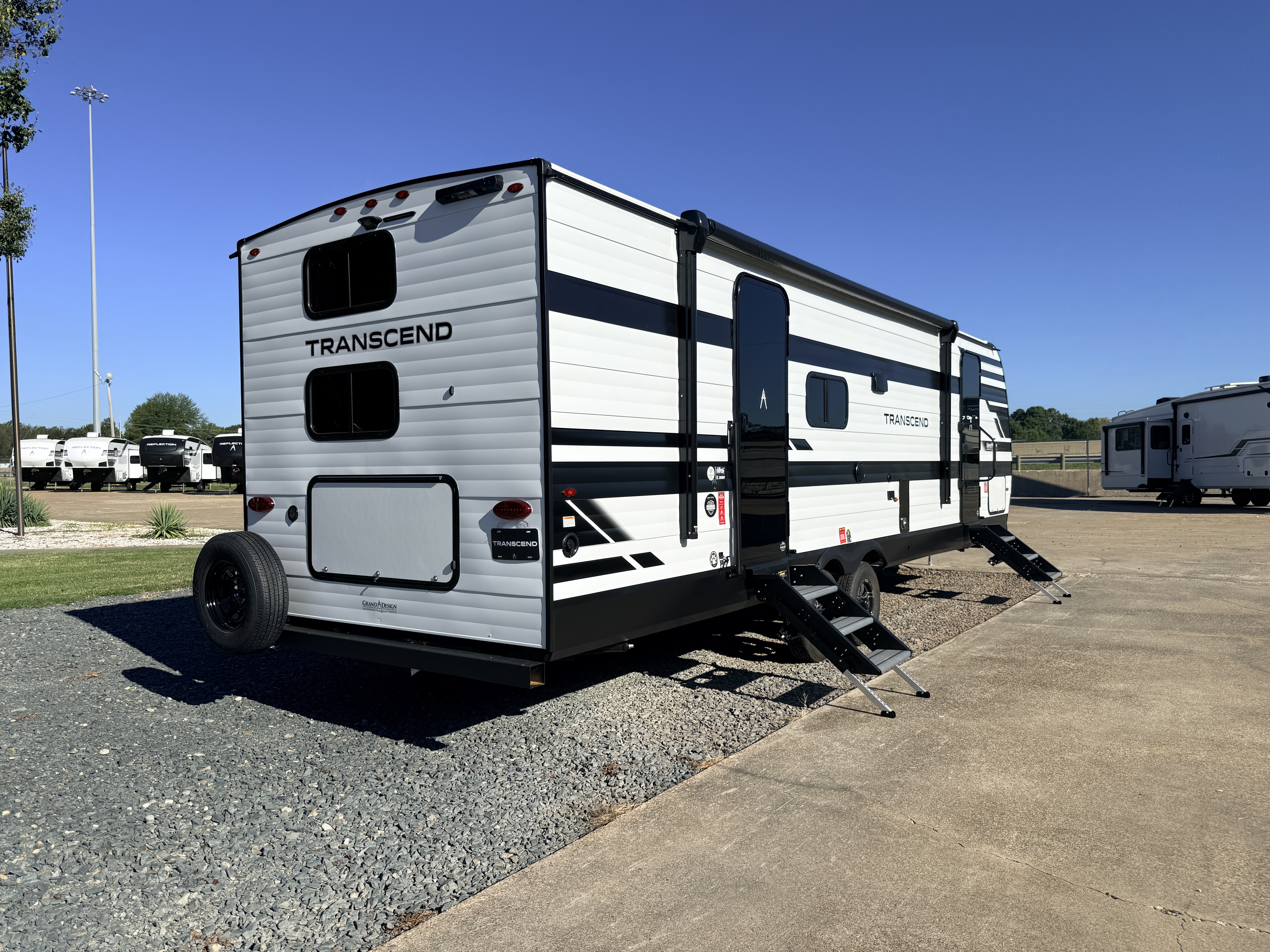 2027 Grand Design Transcend 265BHT - Image 8
