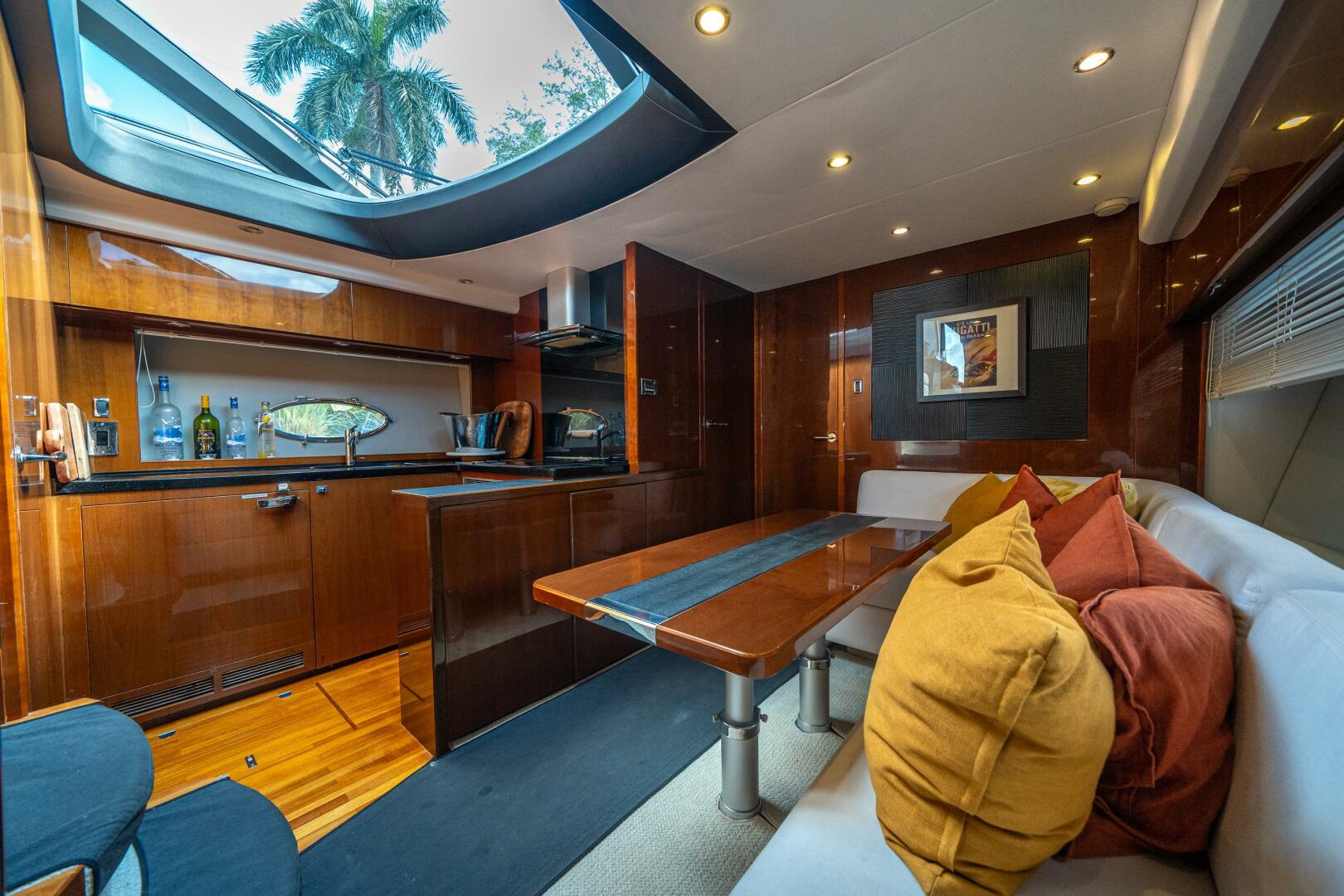 2012 Princess V52 - Image 19