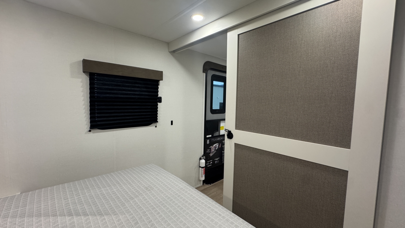 2026 Grand Design Transcend 325BHT - Image 23